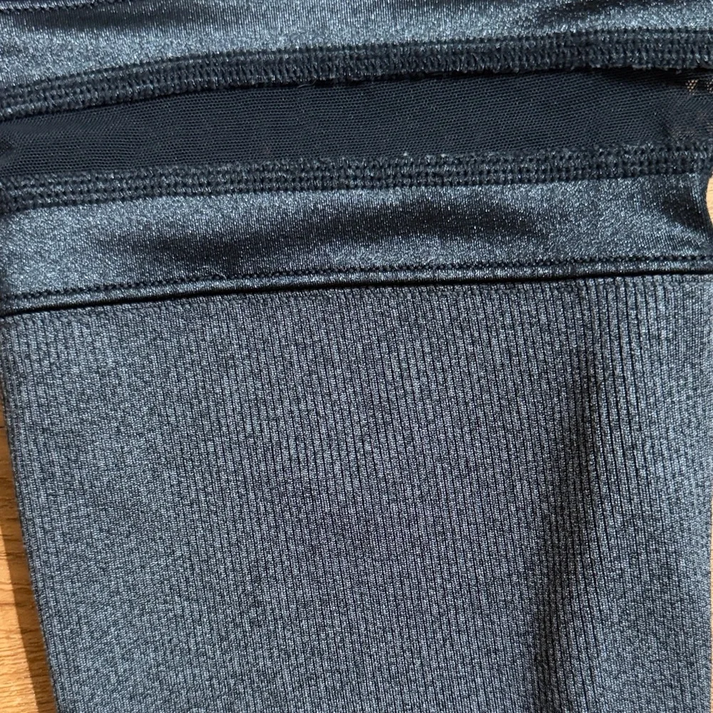 ALO Yoga Women Medium Black Cropped Fabric Block Leggings‎